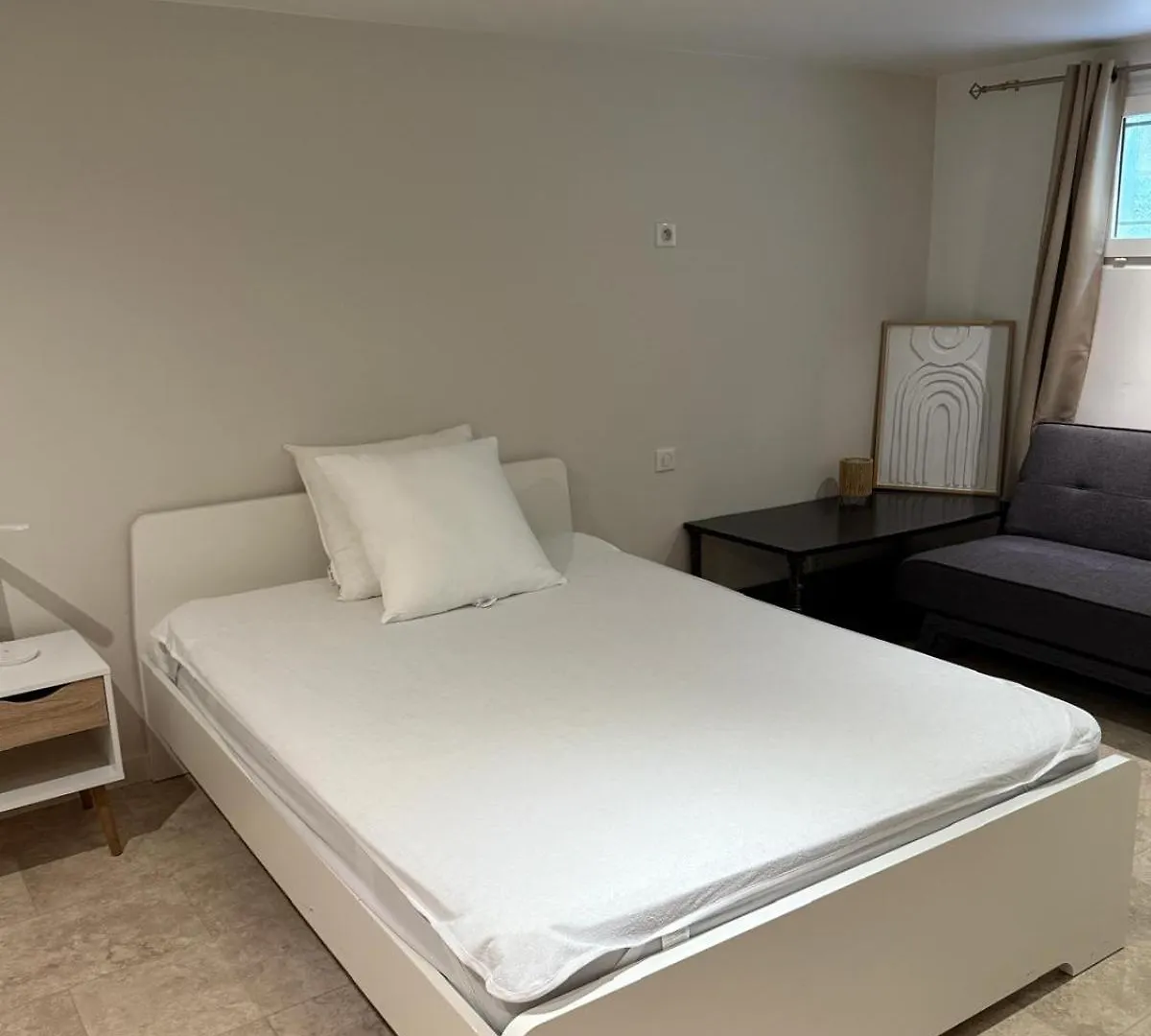 Prázdninový dům Maison Antibes Avec Jardin Privatif, 4 Chambres, Calme Dans Residence Avec Piscine Francie
