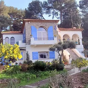 Hébergement de vacances Magnifique De La Garoupe Au Cap D'antibes à 300m Des Plages, Antibes