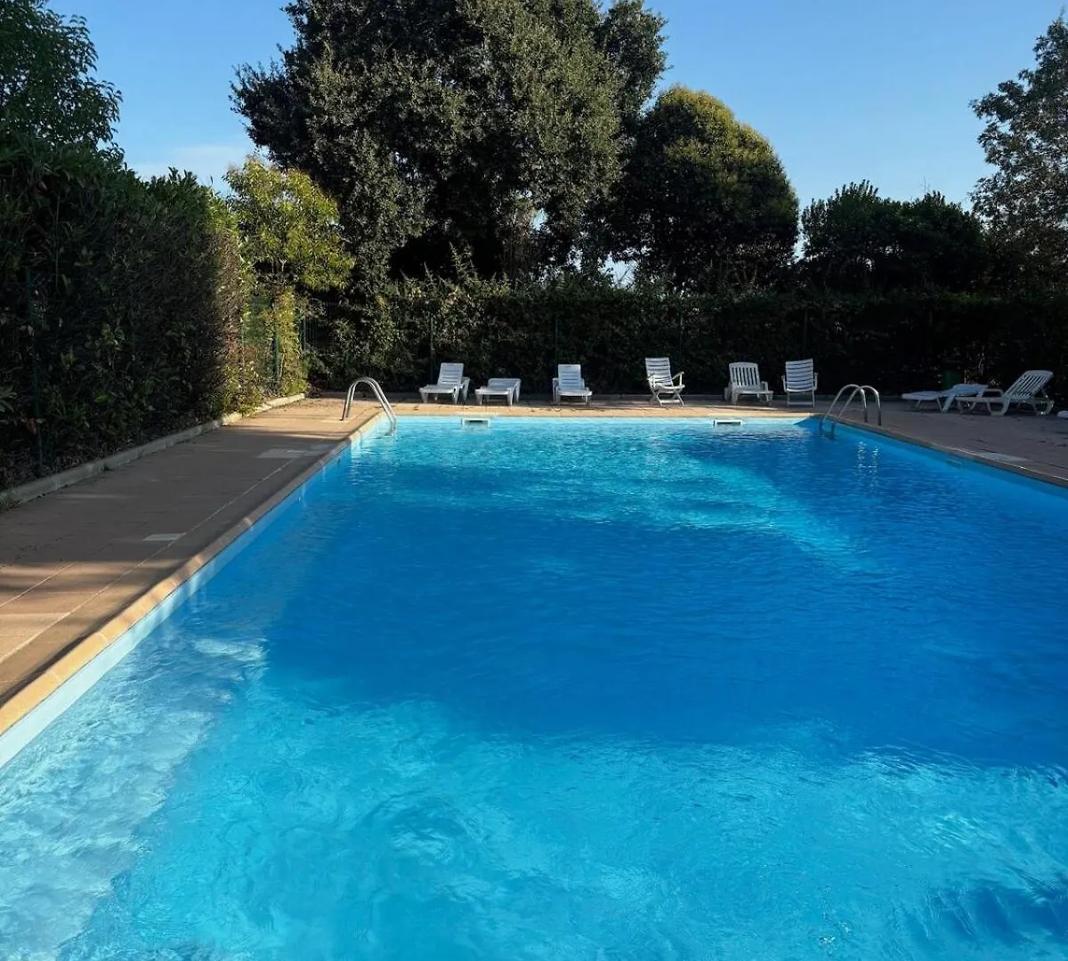 Maison Antibes Avec Jardin Privatif, 4 Chambres, Calme Dans Residence Avec Piscine 0*,  France